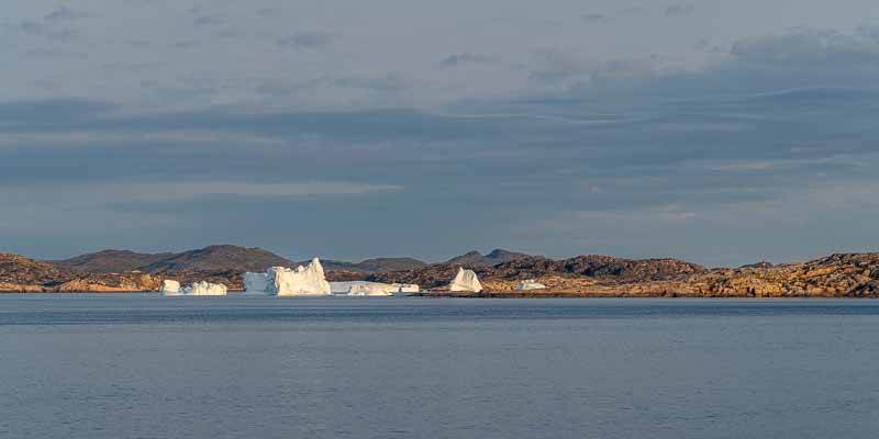 Entrée du Julianehåbsfjord : icebergs