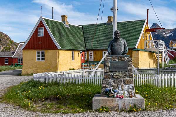 Sisimiut, musée : statue de Jørgen Olsen