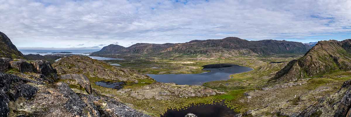 Sisimiut : col sous le Nasaasaaq, vue vers les lacs