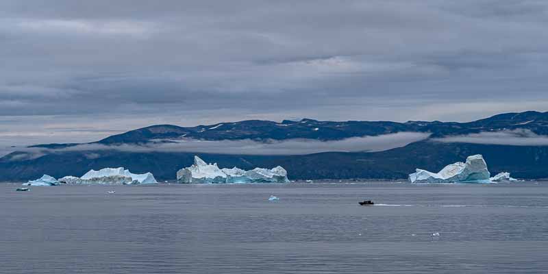 Qeqertarsuup tunua (baie de Disko) : icebergs