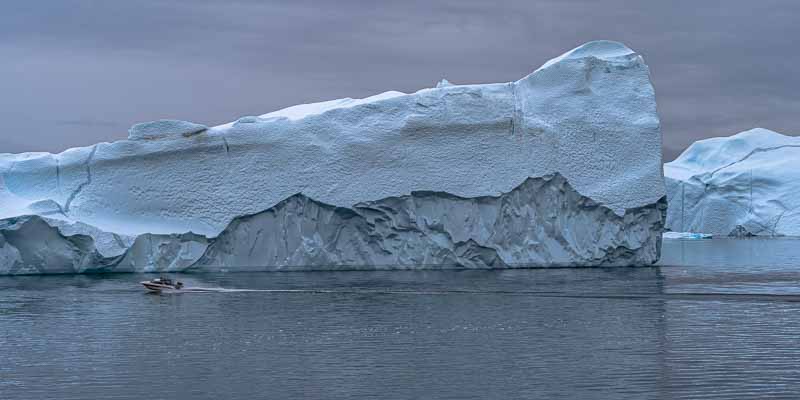 Entrée du fjord d'Ilulissat : iceberg