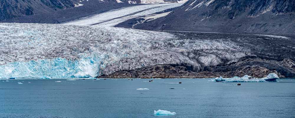 Kangerlussuatsiaq (fjord Evighed) : glacier