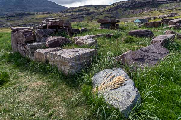 Igaliku : ruines de la cathédrale viking de Garðar