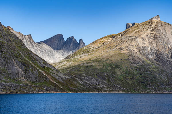 Fjord Torsukattaq : rive ouest