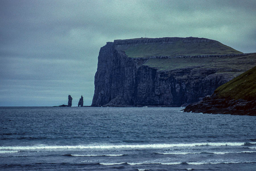 Îles Féroé, Eysturoy : rochers de Risin et Kellingin