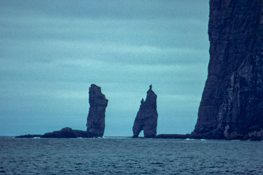 Îles Féroé, Eysturoy : rochers de Risin et Kellingin