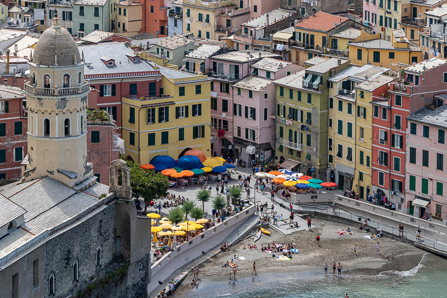 Vernazza : église et port