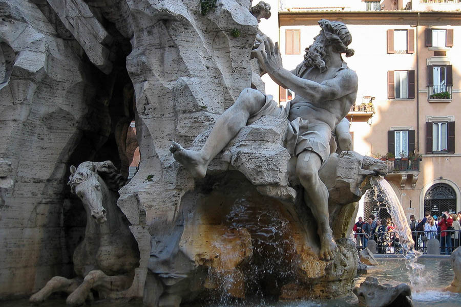 place Navone, fontaine des Quatre-Fleuves par le Bernin, le Danube