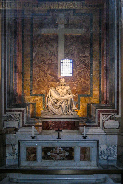 basilique Saint-Pierre, la Pieta de Michel-Ange (1499)