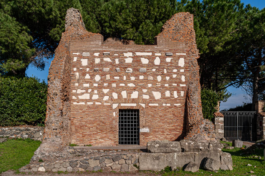 Via Appia Antica : caveau