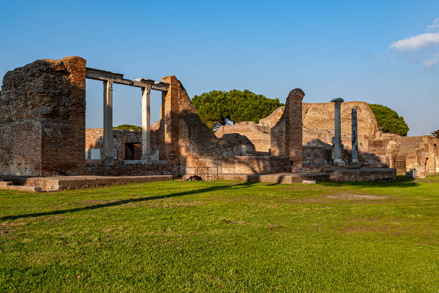 Ostia Antica : thermes du Forum