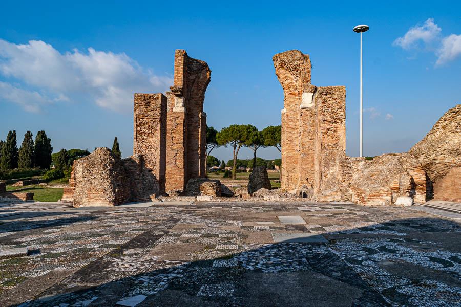 Ostia Antica : thermes de la porte marine