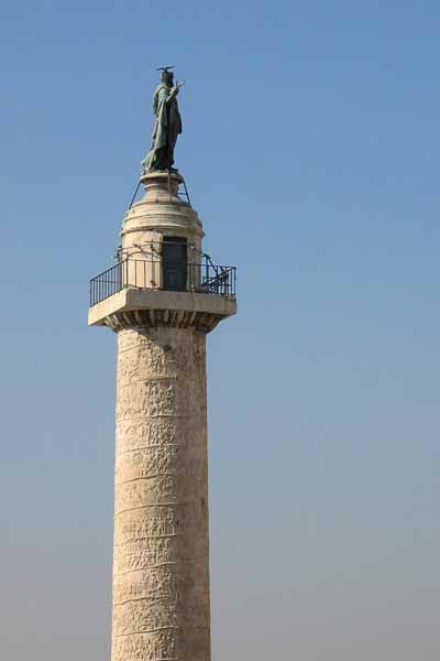 colonne Trajane (113), elle célèbre les campagnes de Trajan en Dacie (actuelle Roumanie)