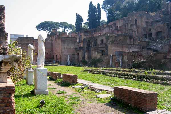 Forum : maison des vestales