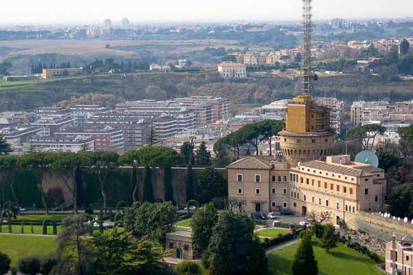 vue depuis la coupole : radio Vatican