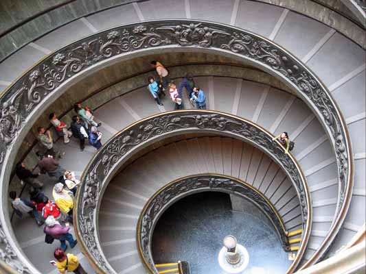 musée du Vatican : escalier hélicoïdal de Giuseppe Momo (1932)
