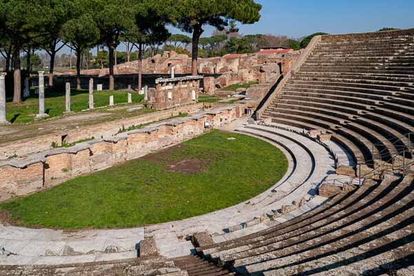 Ostia Antica : théâtre