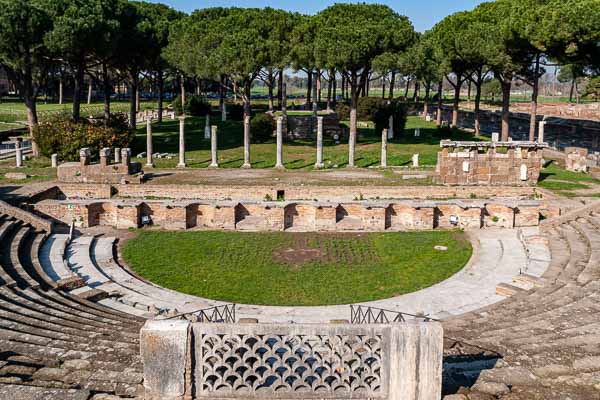 Ostia Antica : théâtre