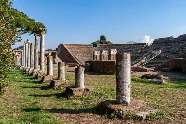 Ostia Antica : théâtre