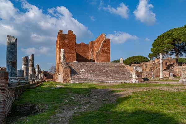 Ostia Antica : capitole