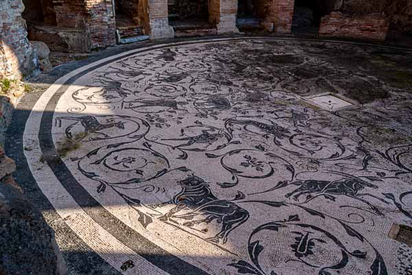 Ostia Antica : thermes des Sept Sages, mosaïque