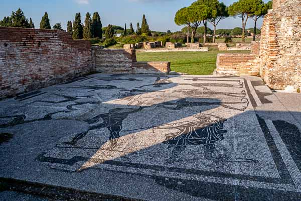 Ostia Antica : thermes de la porte marine