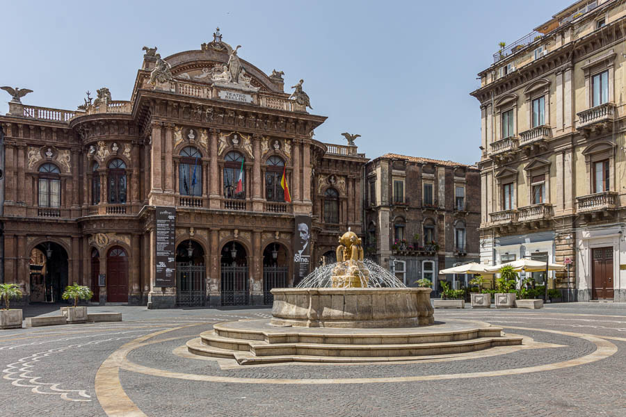 Catane : piazza Vincenzo Bellini