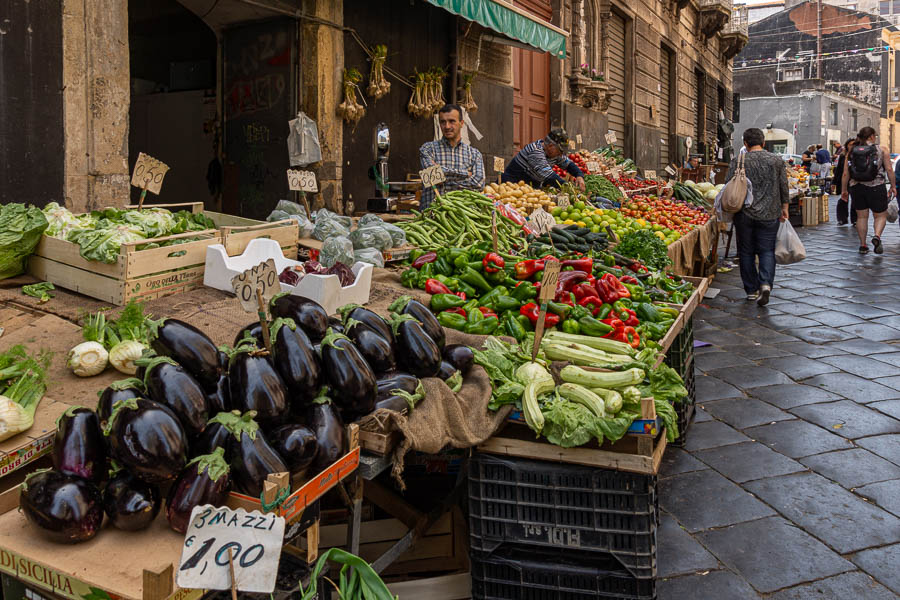 Catane : via Gisira, marché