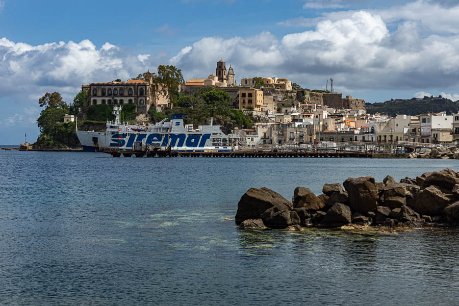 Port de Lipari et citadelle