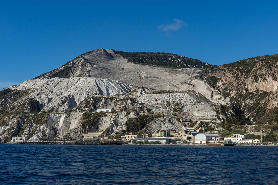 Lipari : carrière de pierre ponce