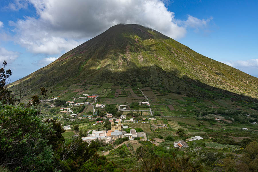 Salina : Valdichiesa et monte dei Porri, 886 m