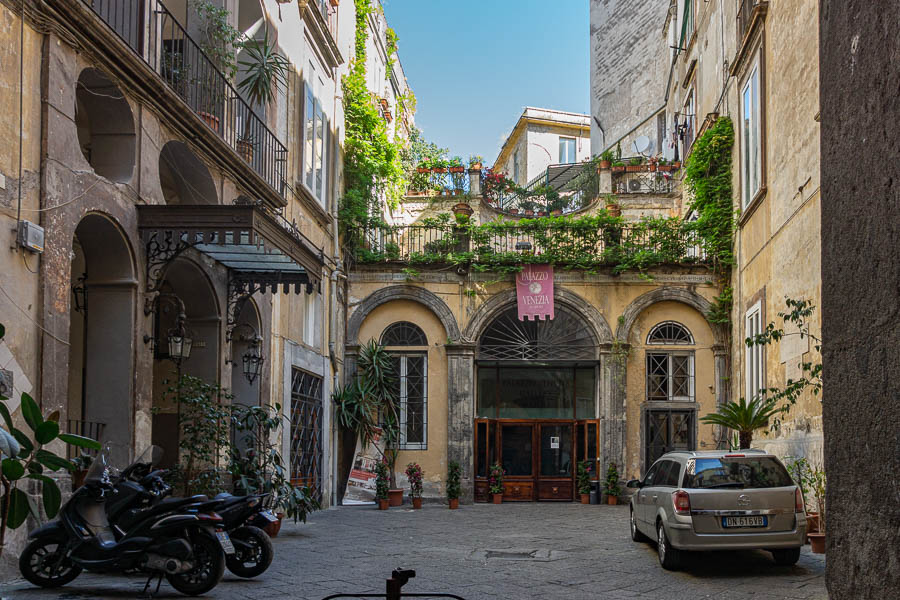 Naples : palazzo Venezia