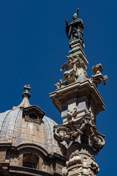 Naples : obélisque de San Gennaro