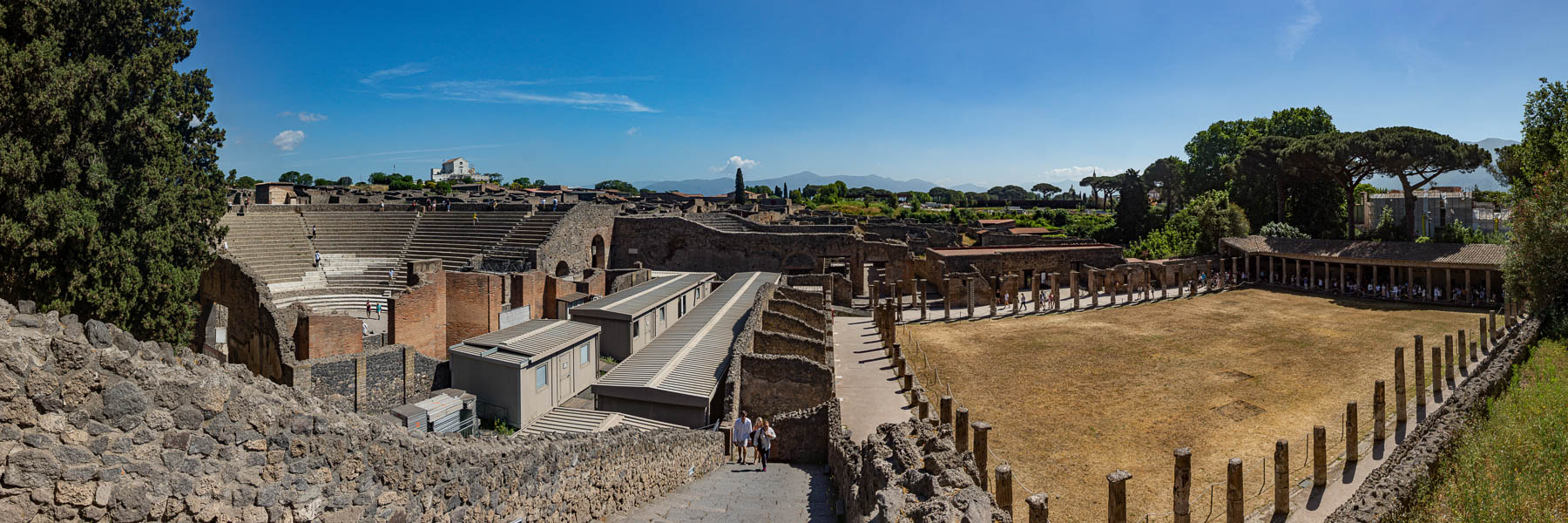 Pompéi : grand théâtre et caserne des gladiateurs