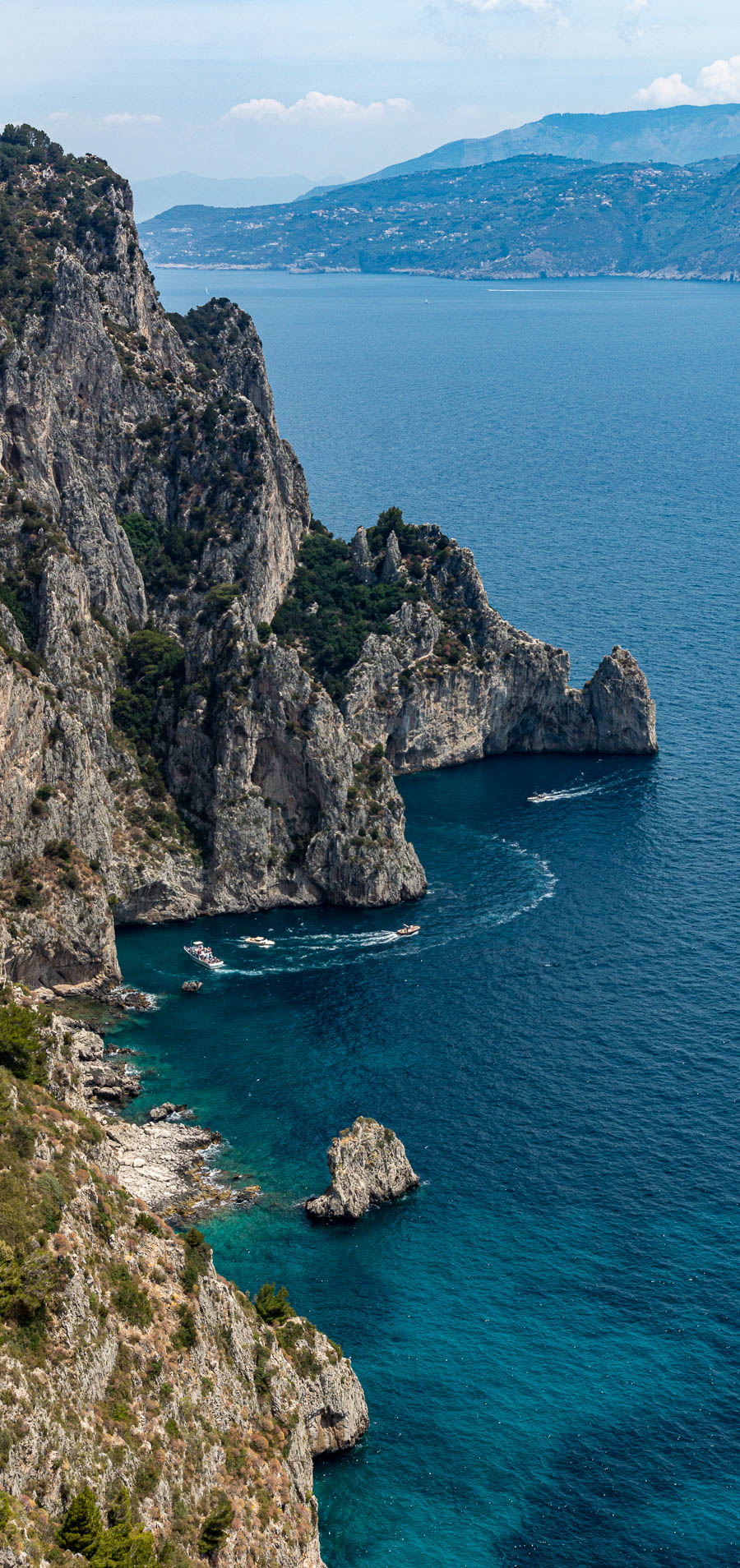 Capri : faraglione di Matermania
