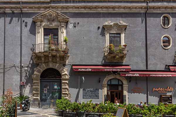 Catane : palazzo Clarenza di San Domenico