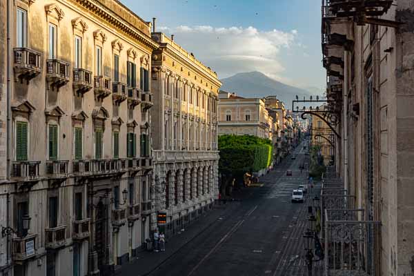 Catane : via Etnea, le volcan éponyme