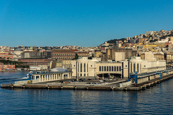 Port de Naples : gare maritime