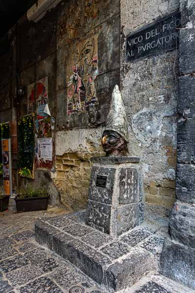 Naples : Pulcinella