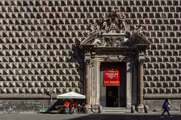 Naples : Gesû Nuovo