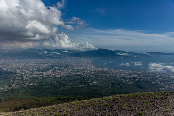 Vésuve : vue vers Pompéi et Castellammare di Stabia