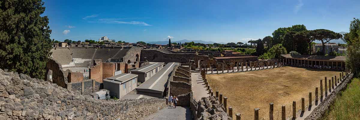 Pompéi : grand théâtre et caserne des gladiateurs
