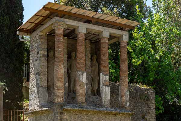 Pompéi : porte Nocera, nécropole