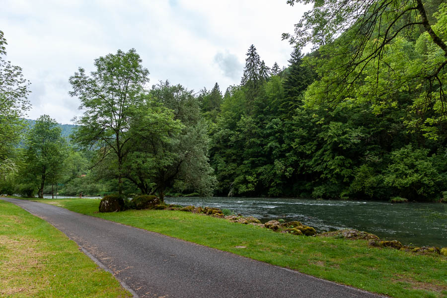 Berge du Doubs à l'entrée des gorges