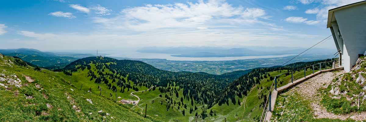 La Dôle : vue vers le Léman et les Alpes