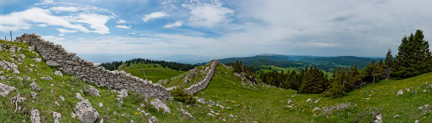 Vue vers le Colomby de Gex