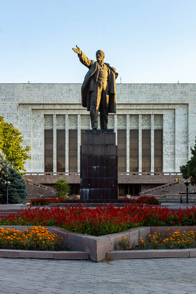 Bichkek : statue de Lénine