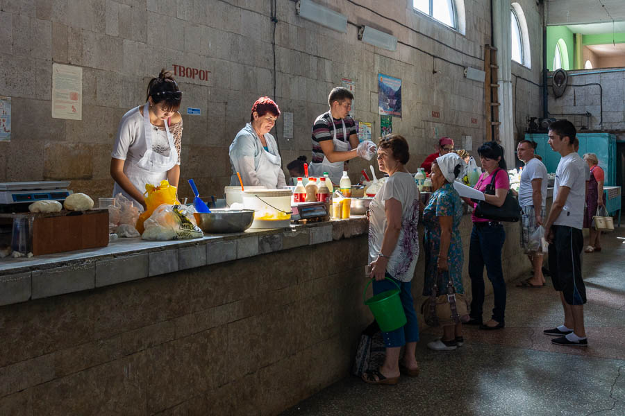 Bichkek : Osh Bazar, produits laitiers