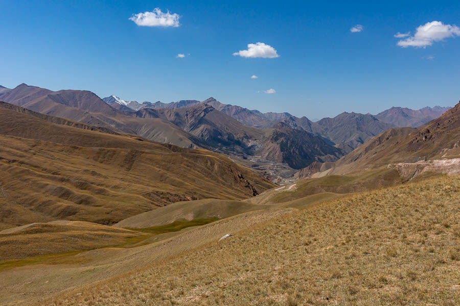 Vallée et mine de charbon