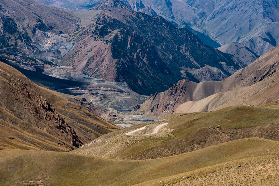 Vallée et mine de charbon